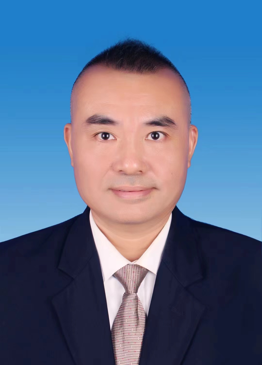 副会长、党支部书记：黄晖东